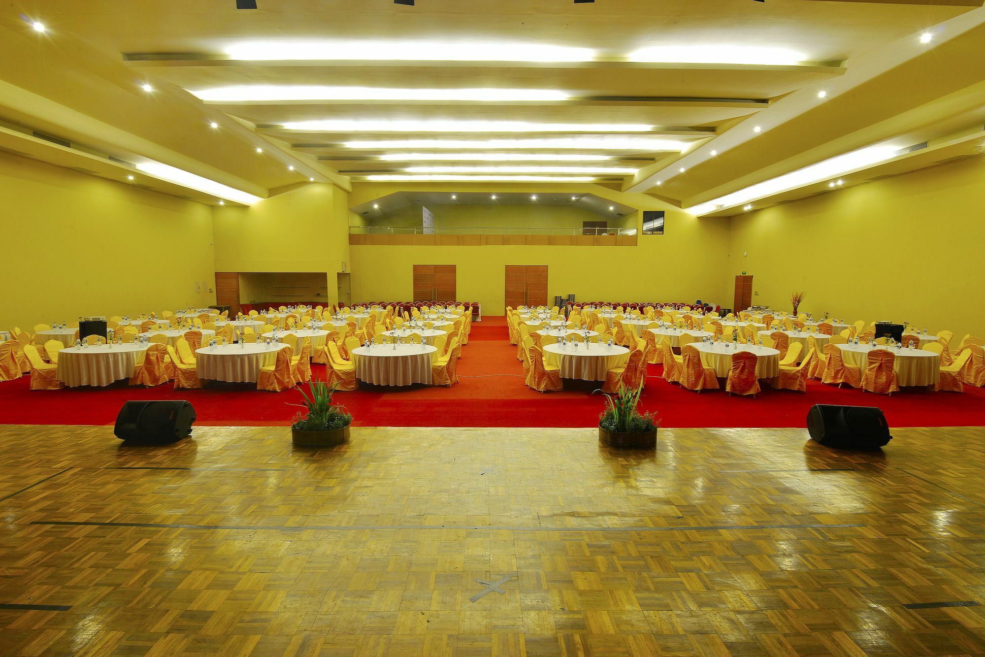 100 Sunset Kuta Hotel & Ballroom 外观 照片